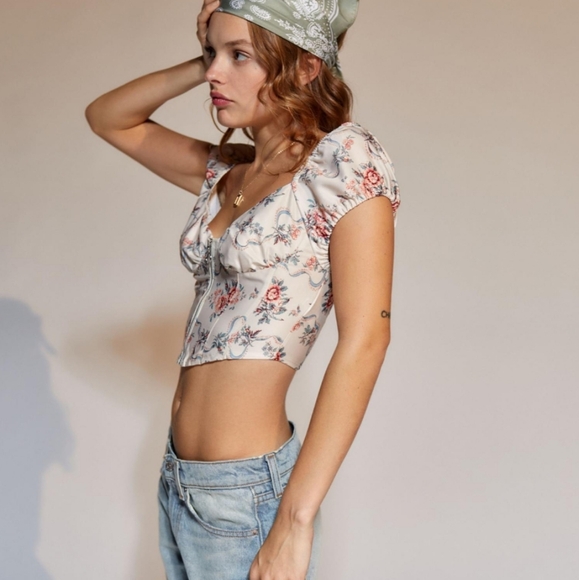 152 NWT Urban Outfitters UO Bryn Zip-Front Bustier Top - Picture 2 of 5